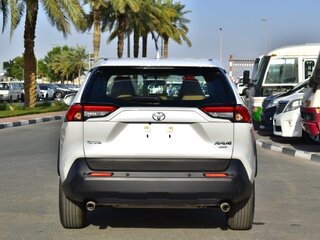 2023 Toyota RAV4 V (XA50), белый, 3310000 рублей, вид 3