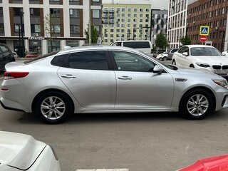2018 Kia Optima IV Рестайлинг, серебристый, 1200000 рублей, вид 4