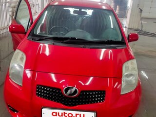 2005 Toyota Vitz II (XP90), красный, 535000 рублей, вид 1