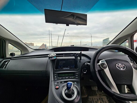 2010 Toyota Prius III (XW30), белый, 860000 рублей - вид 8