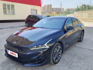 2020 Kia K5 III, чёрный, 3100000 рублей, вид 1