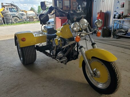 1997 Harley-Davidson Tri Glide, жёлтый, 2400000 рублей, вид 4