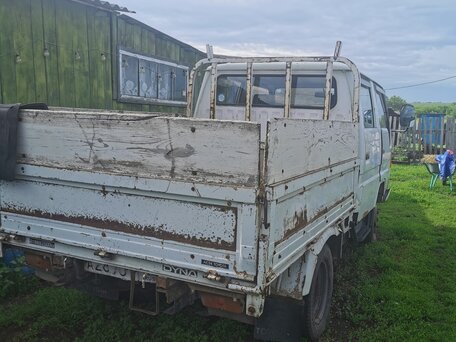1996 Toyota Dyna, белый, 550000 рублей, вид 3