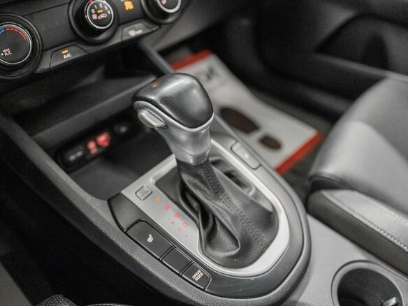 2020 Kia K3 II, белый - вид 12