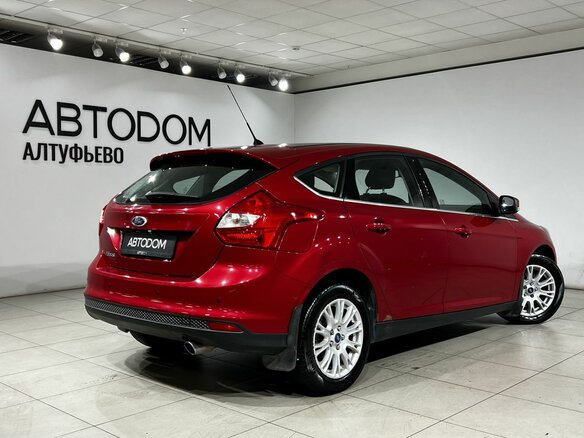 2012 Ford Focus III, красный, 677000 рублей - вид 2