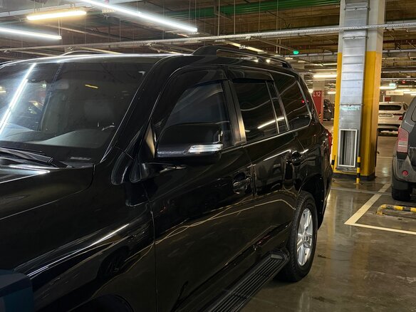 2010 Toyota Land Cruiser 200 Series, чёрный - вид 2