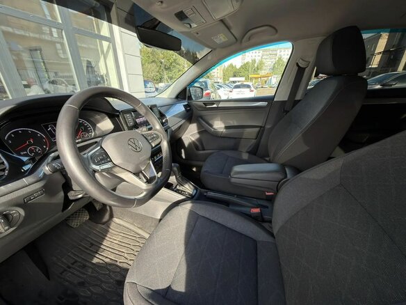 2022 Volkswagen Polo VI, серебристый, 1710000 рублей - вид 6