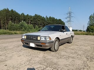 1990 Toyota Crown VIII (S130), серый, 395000 рублей, вид 1