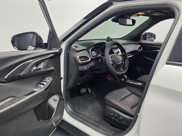 2022 Chevrolet TrailBlazer III, белый, 2050000 рублей - вид 15