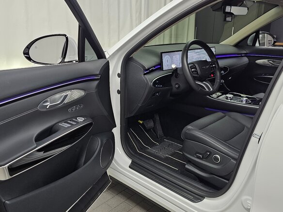 2025 Genesis GV70 I Рестайлинг, белый, 7476000 рублей - вид 12