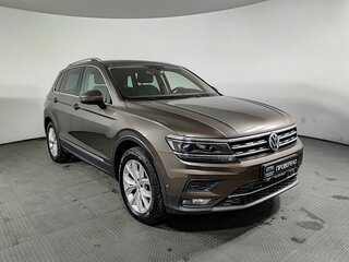 2017 Volkswagen Tiguan II, коричневый, 2291000 рублей, вид 3