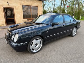 1998 Mercedes-Benz E-Класс 320 II (W210, S210), чёрный, 1000000 рублей, вид 3