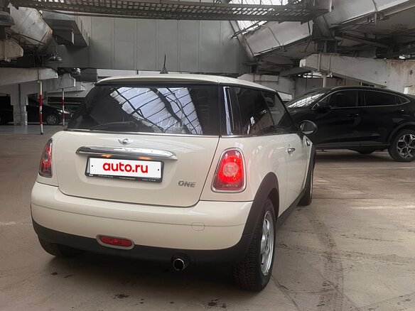 2009 Mini Hatch One II (R56), белый, 690000 рублей - вид 5