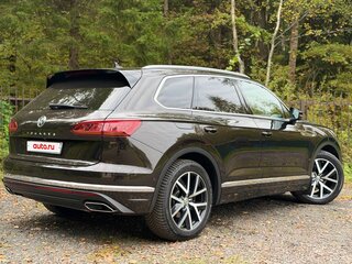 2019 Volkswagen Touareg III, коричневый, 4500000 рублей, вид 3