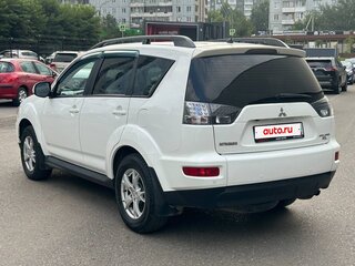 2012 Mitsubishi Outlander II Рестайлинг, белый, 1290000 рублей, вид 5