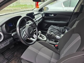 2023 Kia Cerato IV Рестайлинг, белый, 2444000 рублей, вид 4