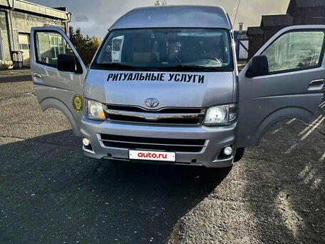 2010 Toyota HiAce, серебристый, 2350000 рублей, вид 1