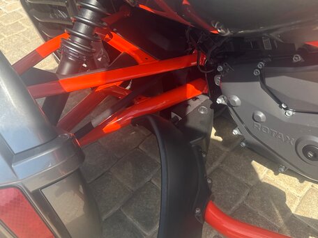 2016 BRP Can-Am Spyder, серебристый, 1630000 рублей, вид 2