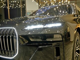 2026 BMW 7 серии 740d xDrive VII (G70), чёрный, 15800000 рублей, вид 3