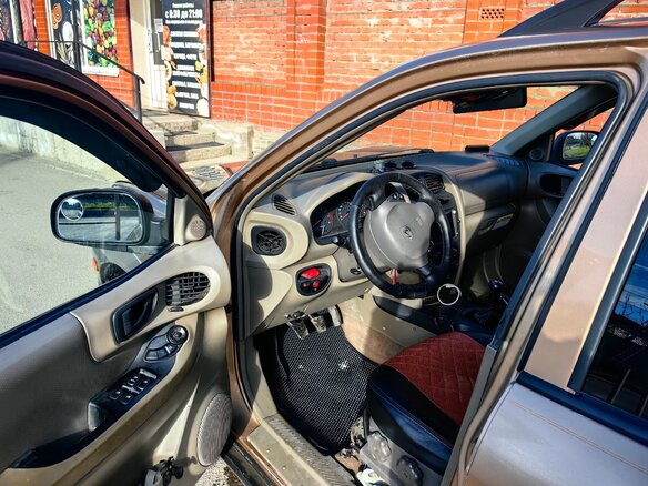 2001 Hyundai Santa Fe I, золотистый, 650000 рублей - вид 7