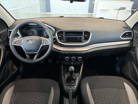 2026 Lada (ВАЗ) Vesta I Рестайлинг (NG), белый, 1581000 рублей - вид 9