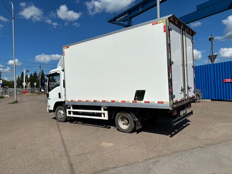 2024 Isuzu Elf (N-series), белый, 2700000 рублей, вид 2