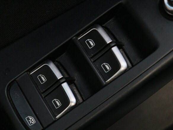 2012 Audi A4 IV (B8) Рестайлинг, белый, 1300000 рублей - вид 13