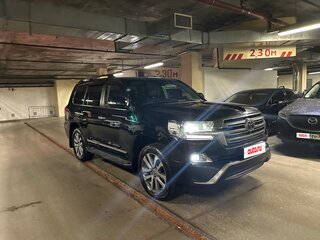 2017 Toyota Land Cruiser 200 Series Рестайлинг 2, чёрный, 4300000 рублей, вид 2