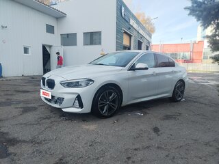 2022 BMW 1 серии 120i III (F52) Рестайлинг, белый, 2440000 рублей, вид 2