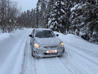 2013 Hyundai Solaris I, серебристый, 420000 рублей, вид 4