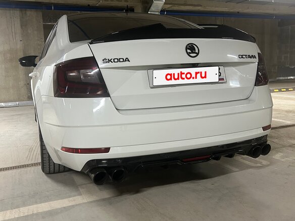 2017 Skoda Octavia III (A7) Рестайлинг, белый, 2000000 рублей - вид 9