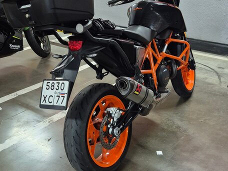 2017 KTM 690 Duke R, оранжевый, 650000 рублей, вид 2