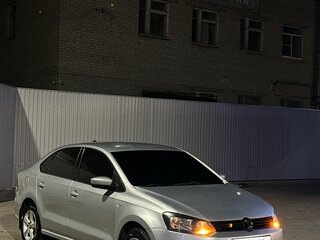 2013 Volkswagen Polo V, серебристый, 750000 рублей, вид 3