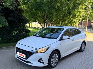2018 Hyundai Solaris II, белый, 670000 рублей, вид 1