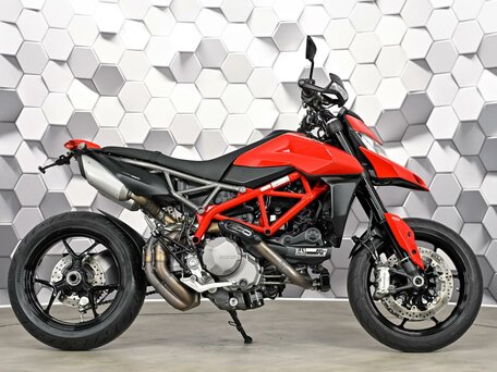 2020 Ducati Hypermotard, красный, 977000 рублей, вид 3