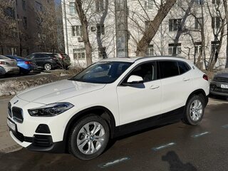 2020 BMW X2 xDrive18d I (F39), белый, 3600000 рублей, вид 1