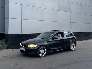 2008 BMW 1 серии 130i I (E81/E82/E87/E88) Рестайлинг, чёрный, 1400000 рублей, вид 4