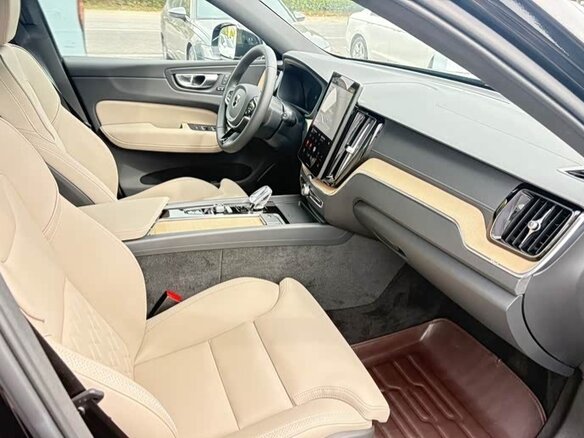 2026 Volvo XC60 II Рестайлинг 3, чёрный, 5660000 рублей - вид 13