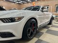 2016 Ford Mustang VI, белый, 2700000 рублей - вид 2