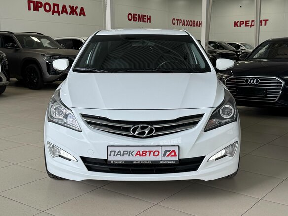 2015 Hyundai Solaris I Рестайлинг, белый - вид 1