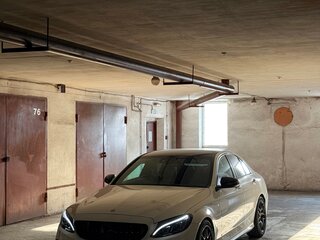 2015 Mercedes-Benz C-Класс 180 IV (W205), белый, 1700000 рублей, вид 3
