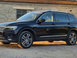 2020 Volkswagen Tiguan Allspace II, чёрный, 3000000 рублей, вид 2