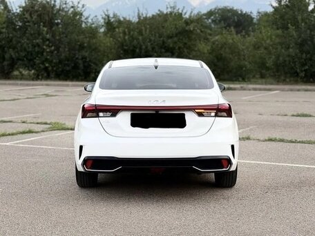 2023 Kia K3 II (China Market) Рестайлинг, белый, 1860000 рублей, вид 4
