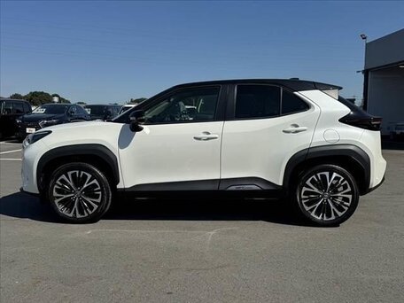 2022 Toyota Yaris Cross I, белый, 1578000 рублей, вид 4