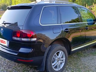 2008 Volkswagen Touareg I Рестайлинг, чёрный, 1500000 рублей, вид 4