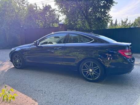 2015 Mercedes-Benz C-Класс 180 III (W204) Рестайлинг, чёрный, 1650000 рублей, вид 3