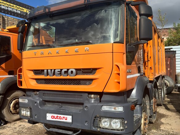 2013 Iveco Trakker, оранжевый, 2470000 рублей - вид 1