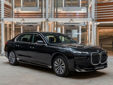 2025 BMW 7 серии 740i xDrive VII (G70), чёрный, 13490000 рублей, вид 3