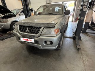 2001 Mitsubishi Montero Sport I, серебристый, 650000 рублей, вид 2