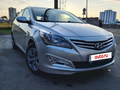2016 Hyundai Solaris I Рестайлинг, серебристый, 800000 рублей, вид 1